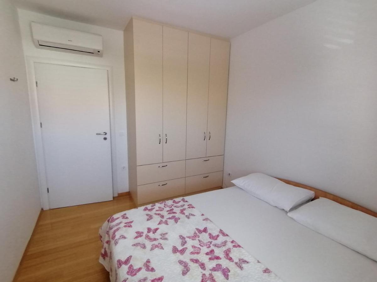 Lily Apartments Punta Skala Petrcane Eksteriør billede